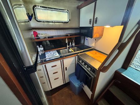 Carver 3607 Aft Cabin image