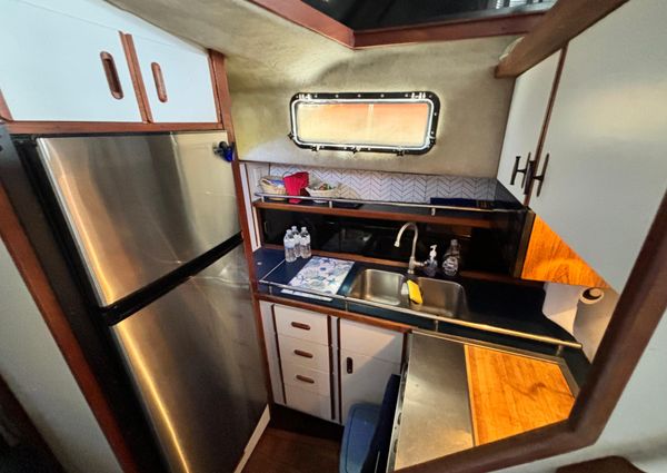 Carver 3607 Aft Cabin image