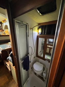 Carver 3607 Aft Cabin image