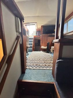 Carver 3607 Aft Cabin image