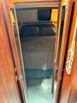 Carver 3607 Aft Cabin image