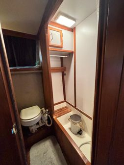 Carver 3607 Aft Cabin image