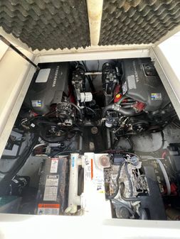 Monterey 322 Cruiser image