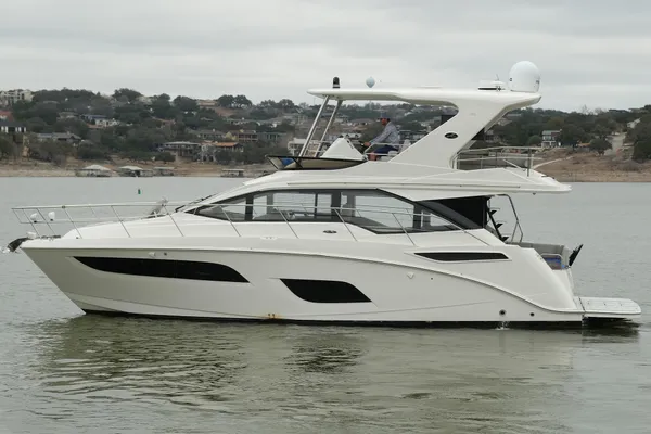 Sea-ray FLY-460 image