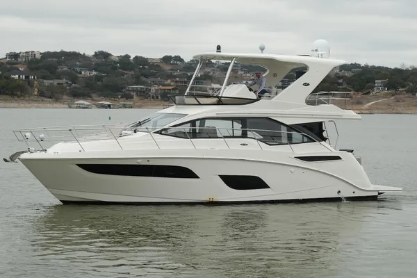 Sea-ray FLY-460 image