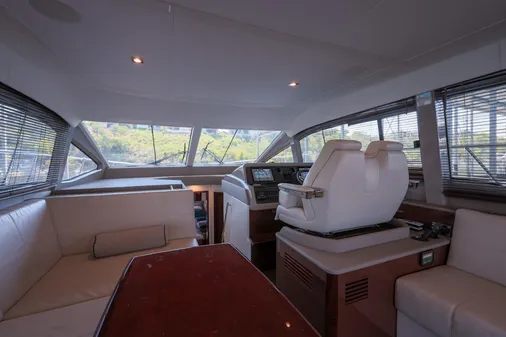 Sea Ray Fly 460 image