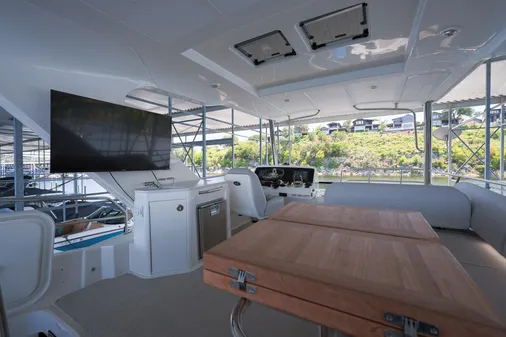 Sea Ray Fly 460 image