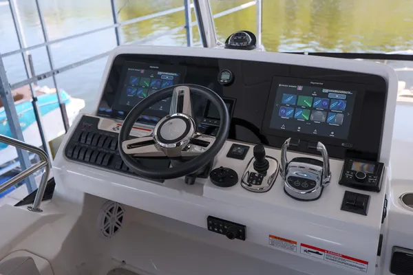 Sea-ray FLY-460 image