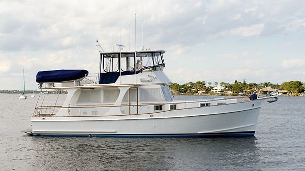 Grand Banks Europa Stabilized Bow Thruster Hardtop