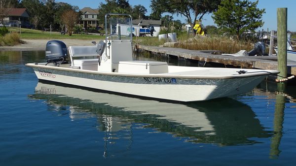 Jones Brothers 17 BATEAU 