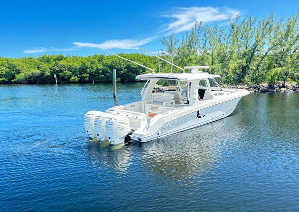 Boston Whaler 350 Realm image