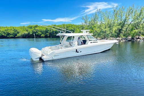 Boston Whaler 350 Realm image