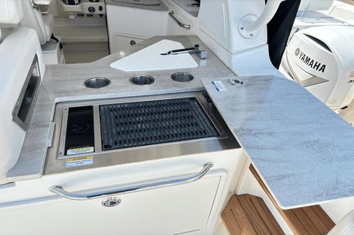 Boston Whaler 350 Realm image