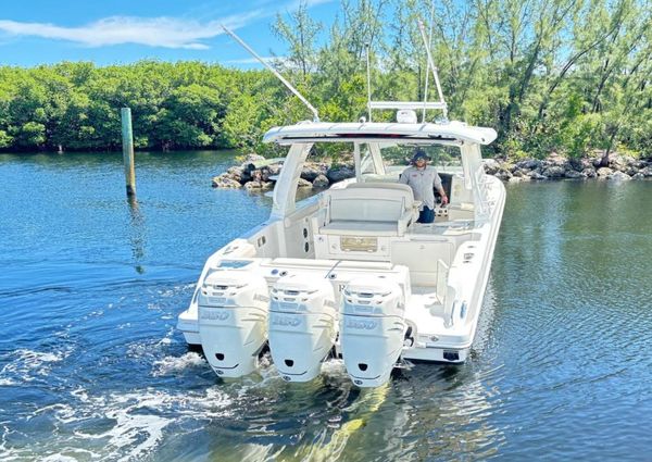 Boston Whaler 350 Realm image