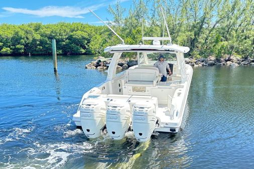 Boston Whaler 350 Realm image