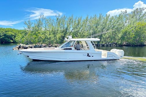 Boston Whaler 350 Realm image