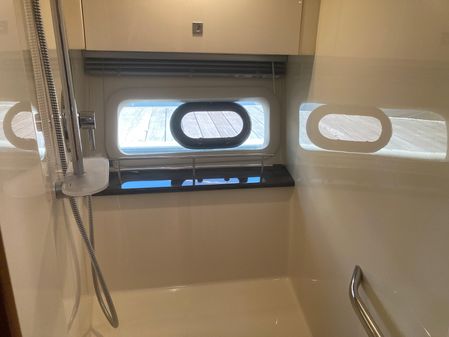 Sea Ray 470 Sundancer image