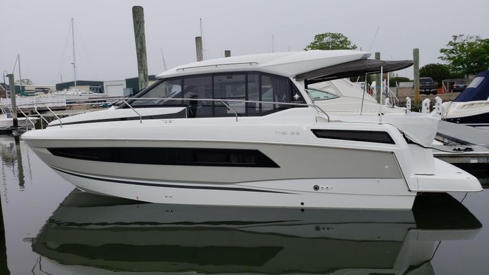 Jeanneau NC 33 - main image