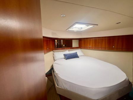 Riviera 4700 Sport Yacht image