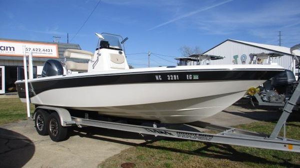 NauticStar 2200 BAY