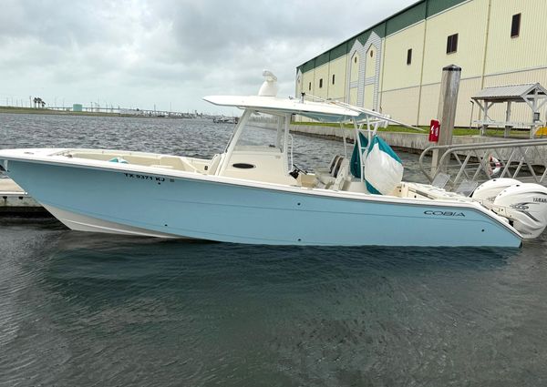 Cobia 320 Center Console image