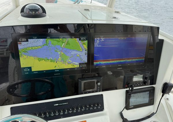 Cobia 320 Center Console image
