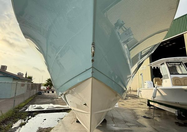 Cobia 320 Center Console image