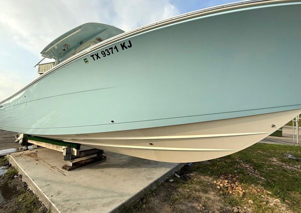 Cobia 320 Center Console image