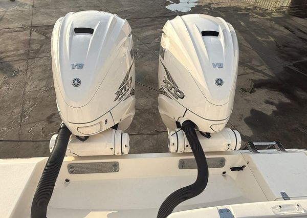 Cobia 320 Center Console image
