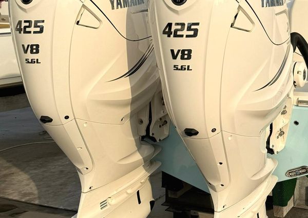 Cobia 320 Center Console image