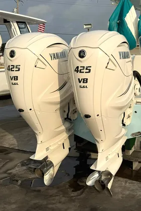 Cobia 320 Center Console image