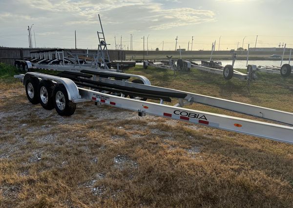 Cobia 320 Center Console image