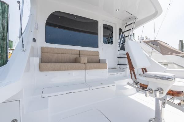 Hatteras GT-54 image