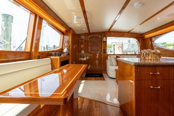 Hatteras GT-54 image