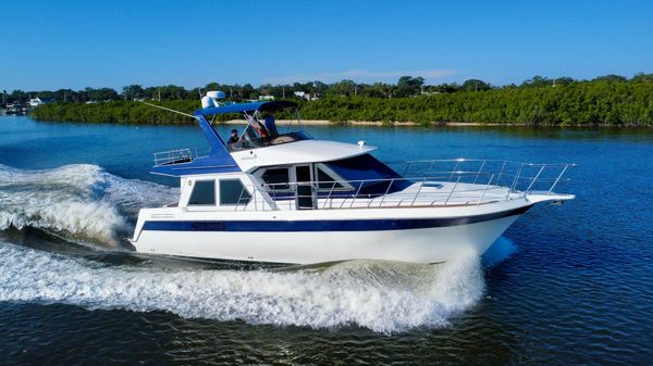 Navigator 4600 Pilothouse