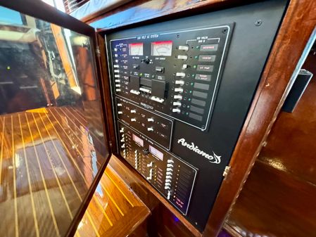 Navigator PILOTHOUSE image