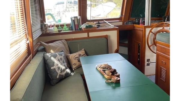 Marine Trader Double Cabin 