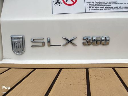 Sea Ray SLX 350 Outboard image