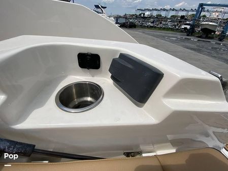 Sea Ray SLX 350 Outboard image