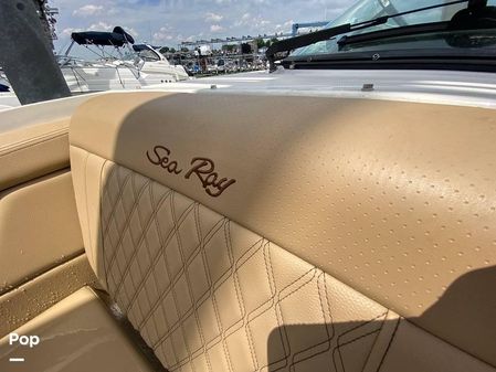 Sea Ray SLX 350 Outboard image