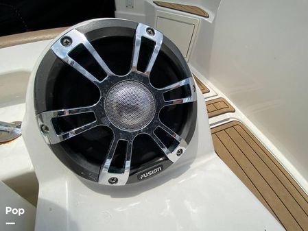 Sea Ray SLX 350 Outboard image