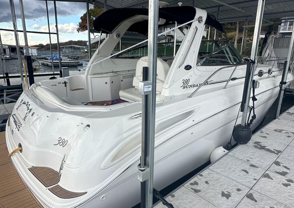 Sea Ray 380 Sundancer image