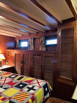 DeFever 49 Pilothouse image