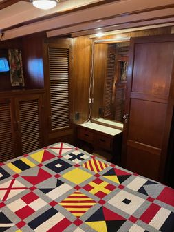 DeFever 49 Pilothouse image