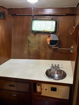 DeFever 49 Pilothouse image