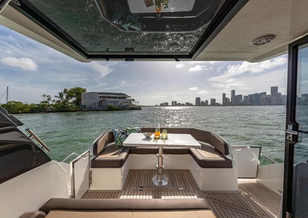 Galeon 425 HTS image