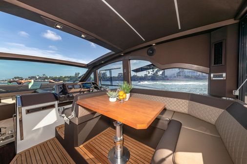 Galeon 425 HTS image