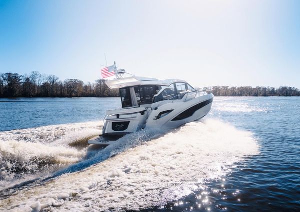 Galeon 425 HTS image