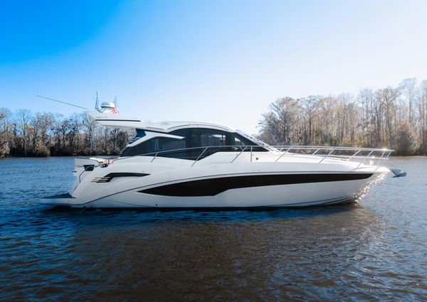 Galeon 425 HTS image