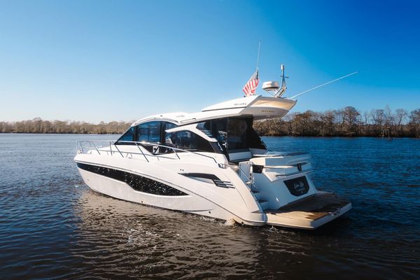 Galeon 425 HTS - main image